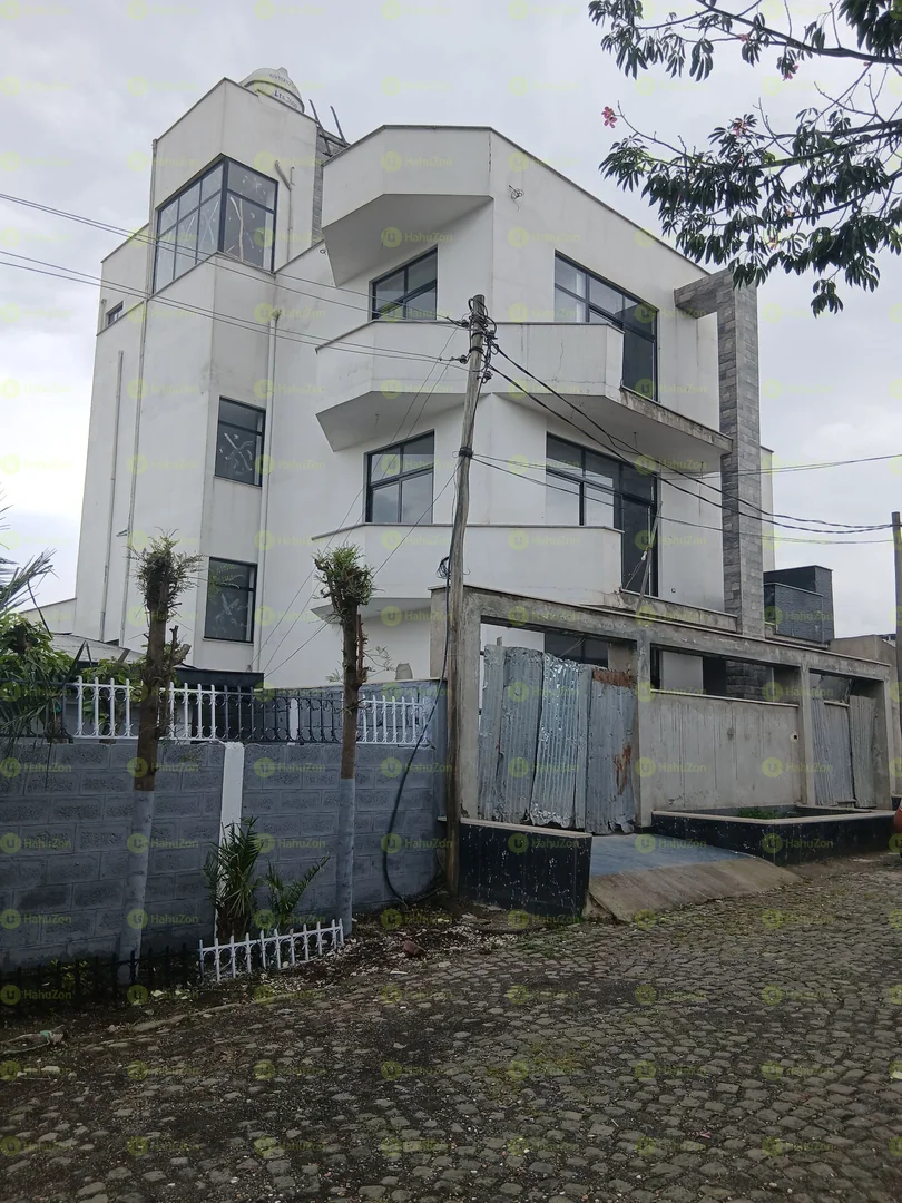 200 ካሬ የሚሸጥG+3 ቤት በአያት