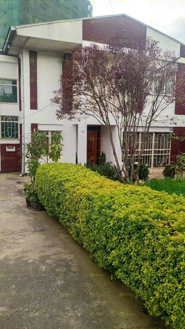 420 ካሬ የሚሸጥ G+1 ቤት በአያት ዞን