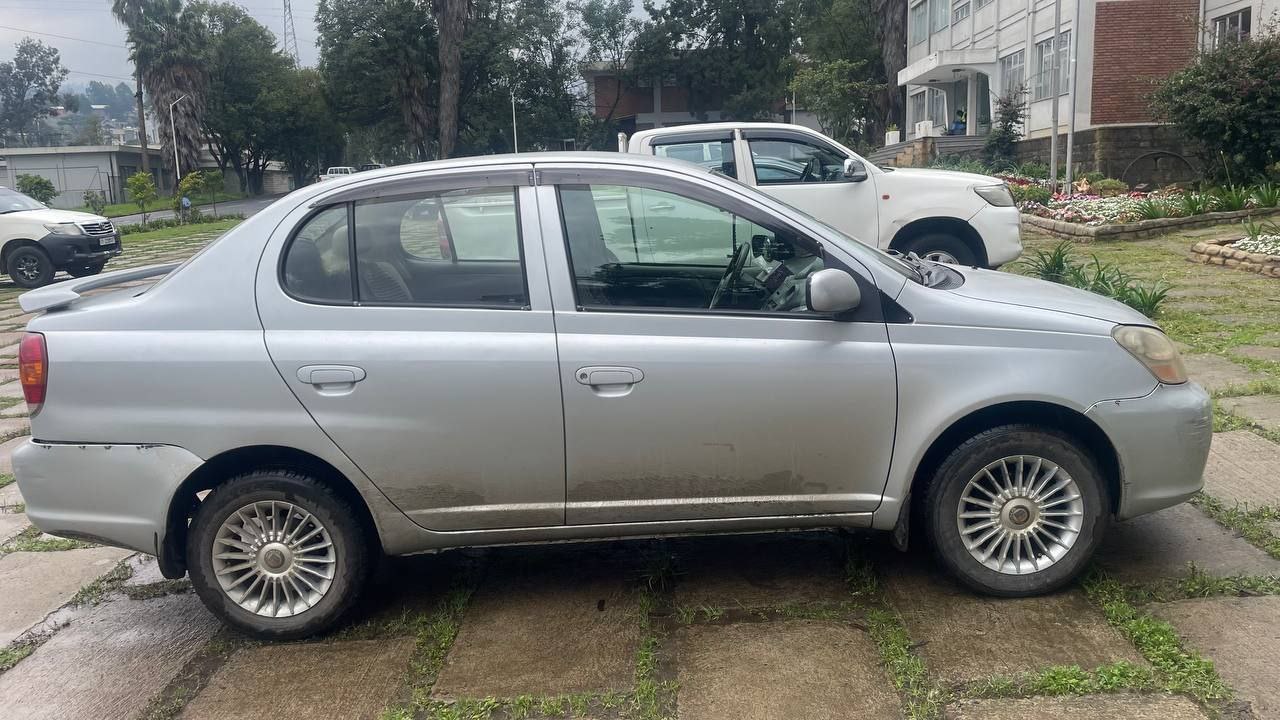 2005 Model-Toyota Platz
