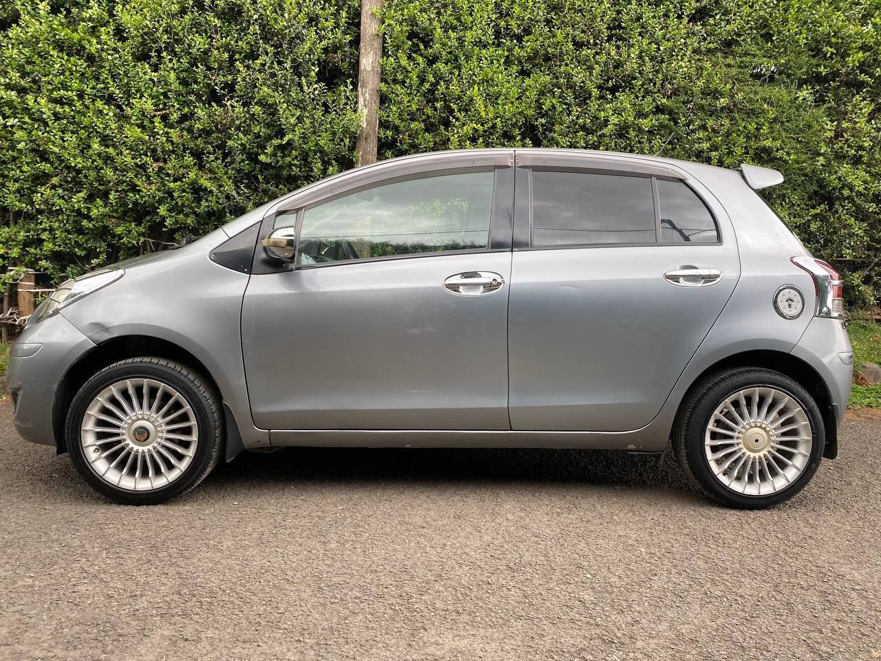 2010 Model-Toyota Yaris Compact