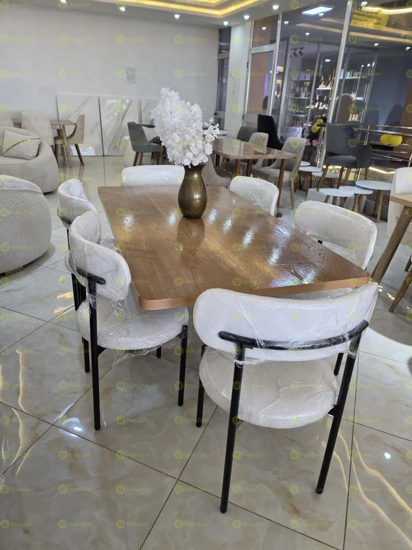 ባለ6 ወንበር የምግብ መመገቢያ ጠረጴዛ