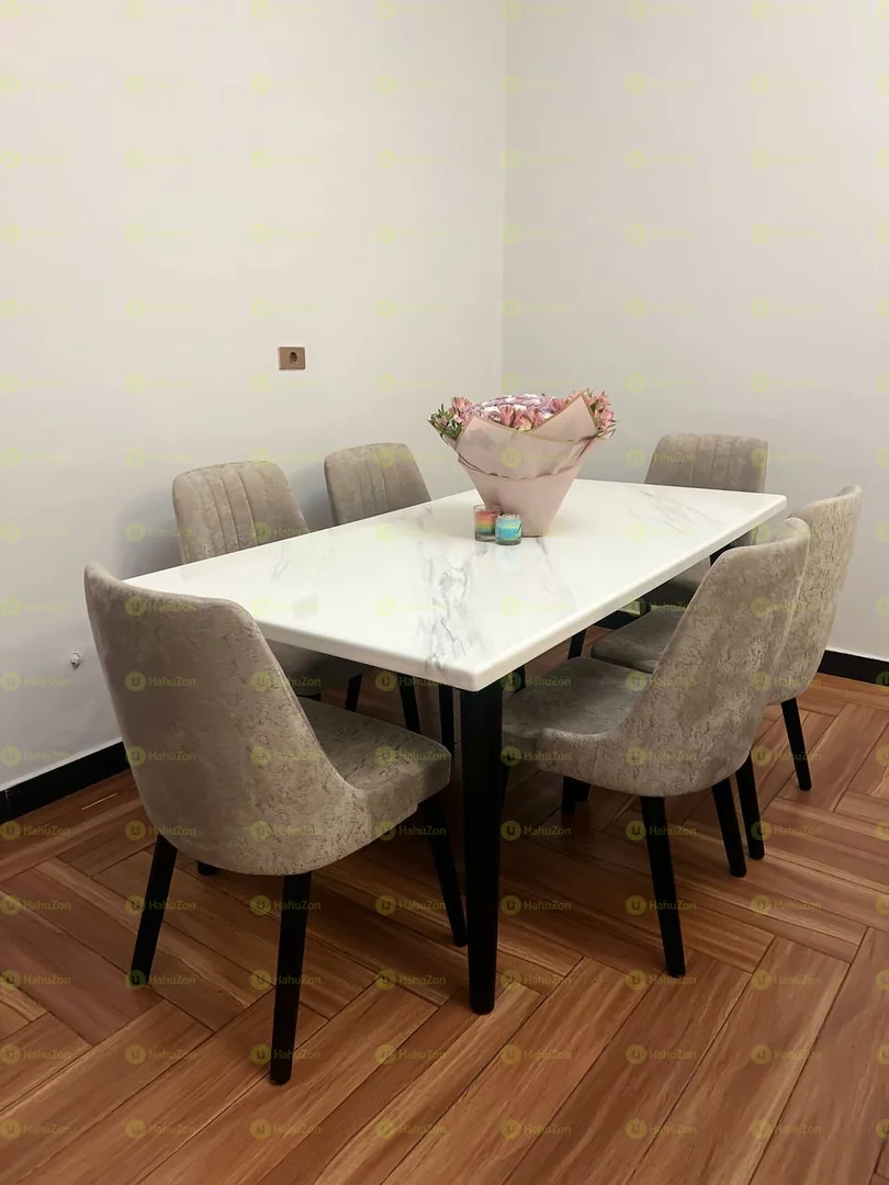 ባለ6 ወንበር የምግብ ጠረንጴዛ