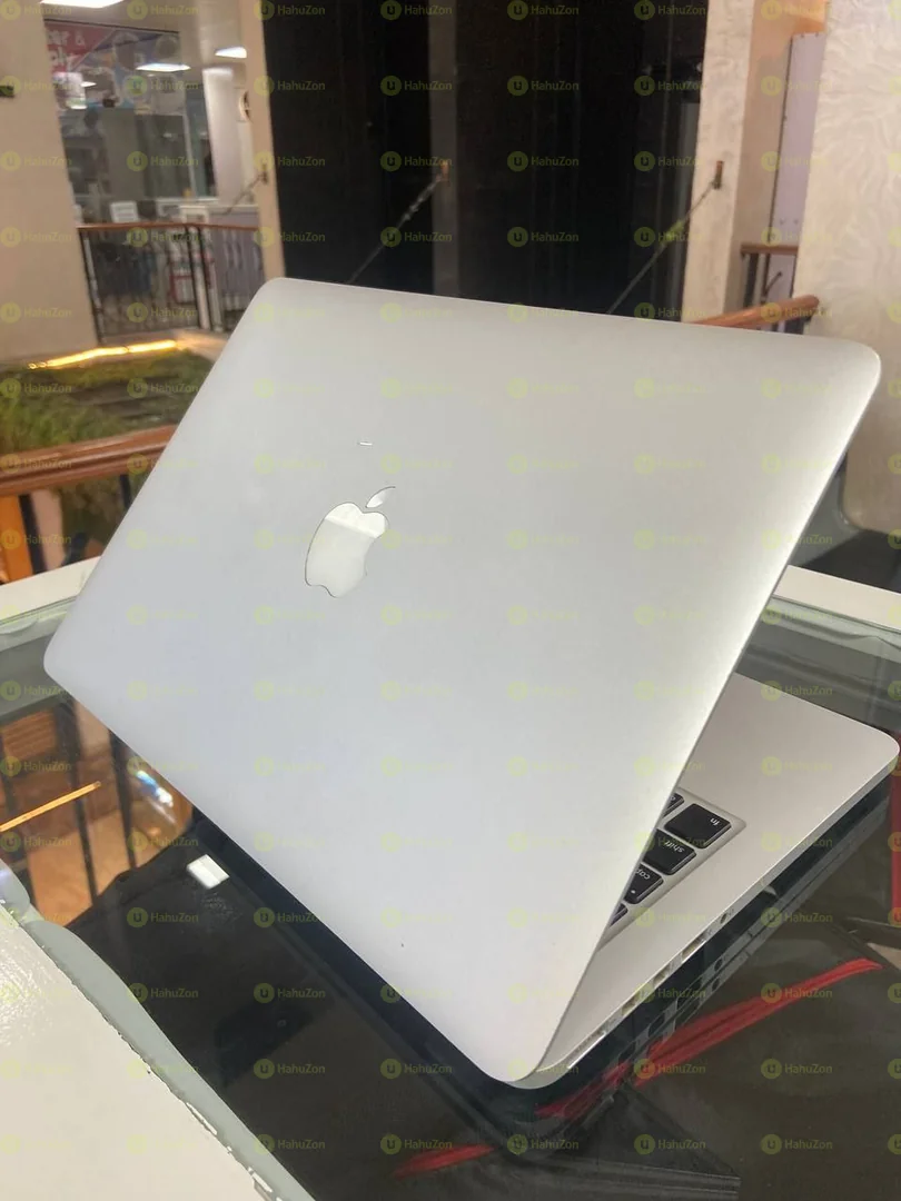 Apple MacBook Pro 2015 Laptop