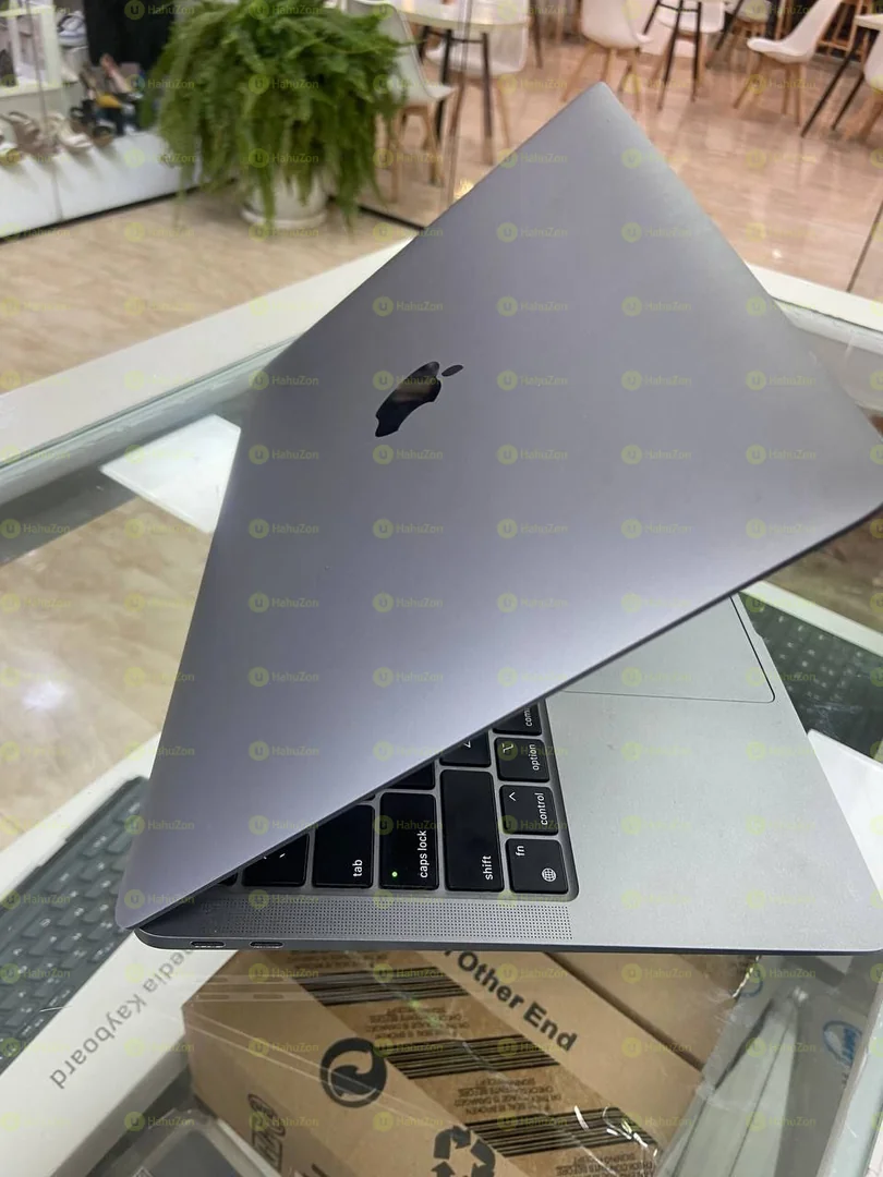 Apple MacBook Air M1 Laptop