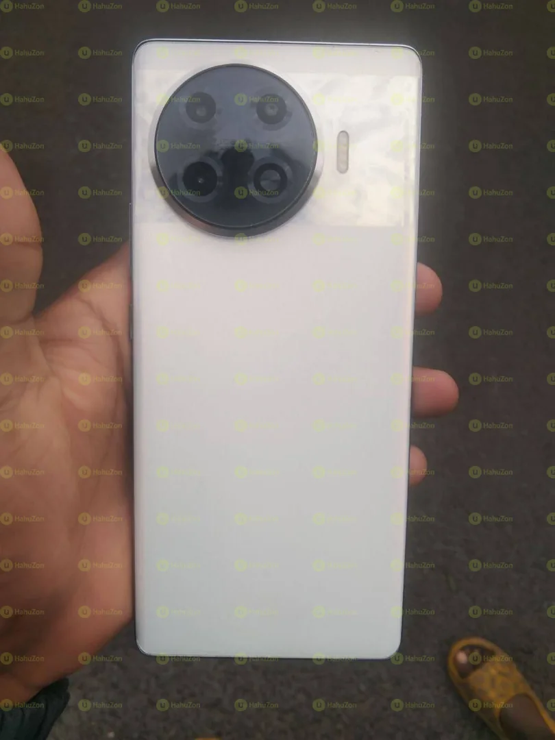 Tecno Spark 20 pro +