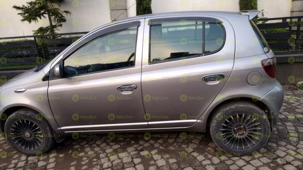 2001 Model-Toyota Vitz