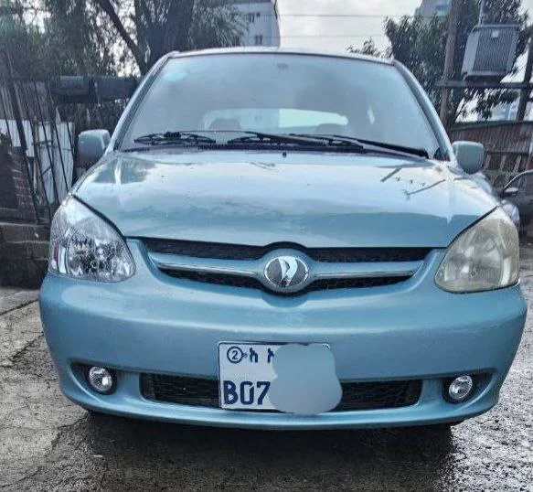 2005 Model-Toyota Platz
