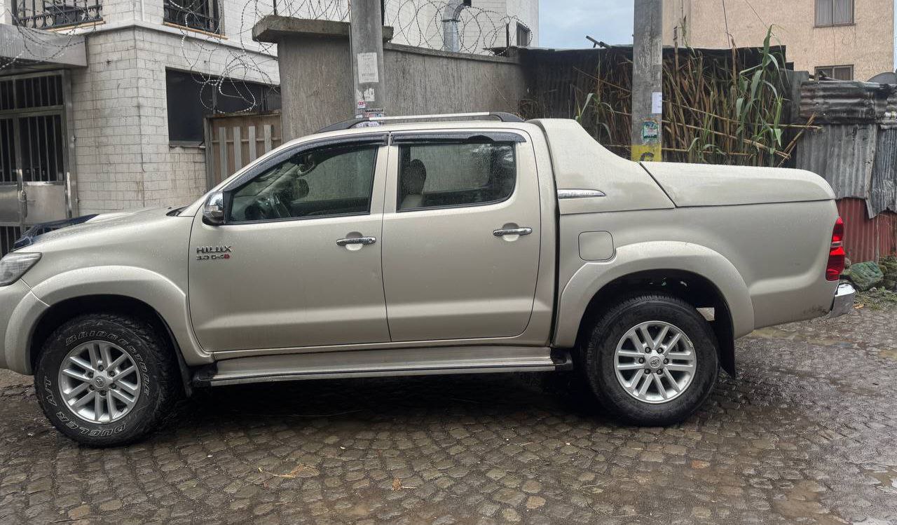 2015 Model-Toyota Hiluxe Double Cap
