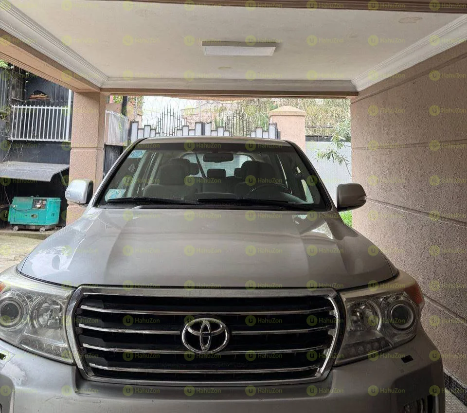 2013 Model-Toyota Landcruiser G-XR