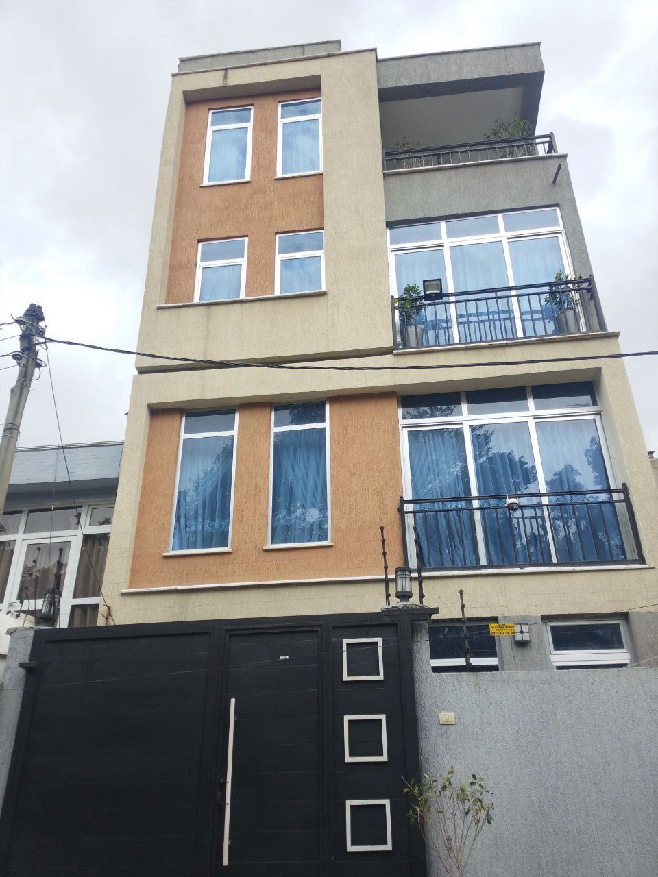 105 ካሬ የሚሸጥ G+3ቤት በፈጋ