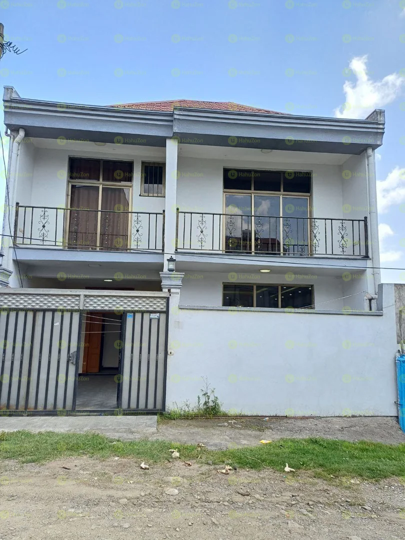 105 ካሬ የሚሸጥ ዘመናዊ G+2 ቤት በሰሚት