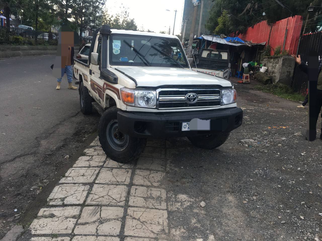 20211 Model-Toyota Long Base Kin Cab