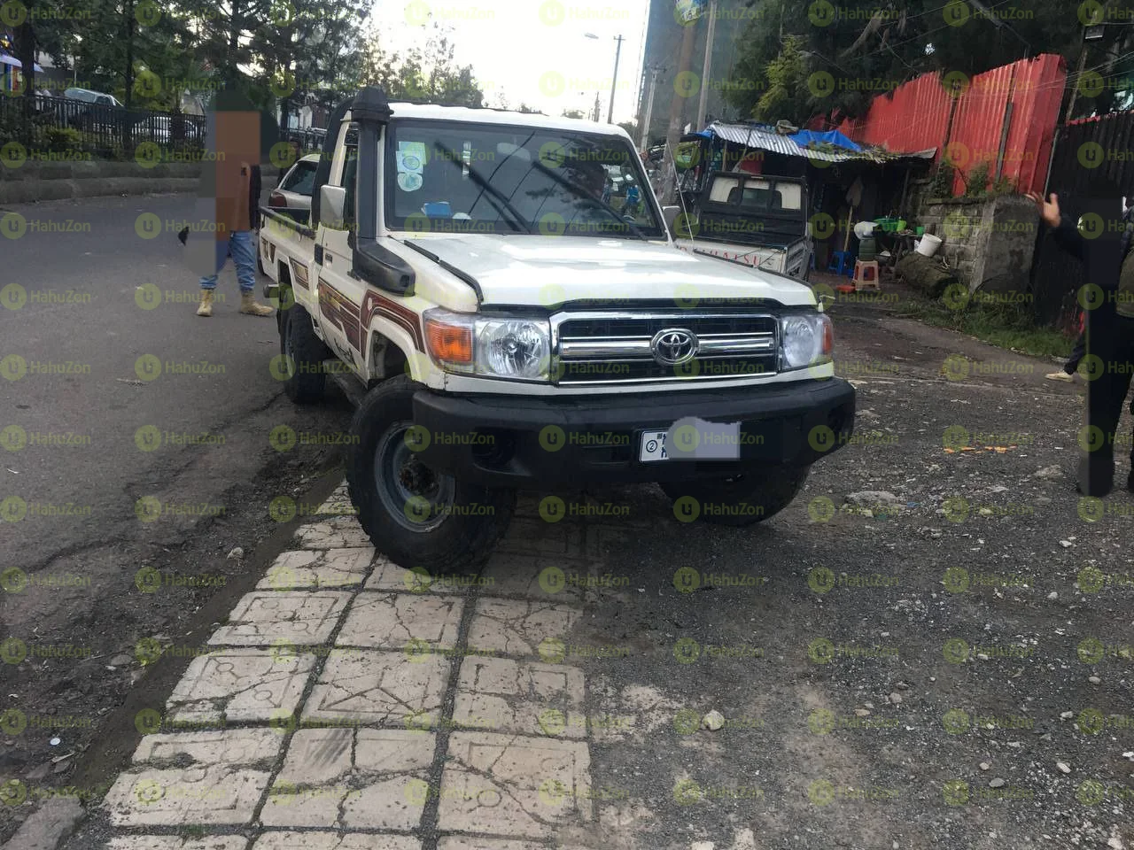 20211 Model-Toyota Long Base Kin Cab