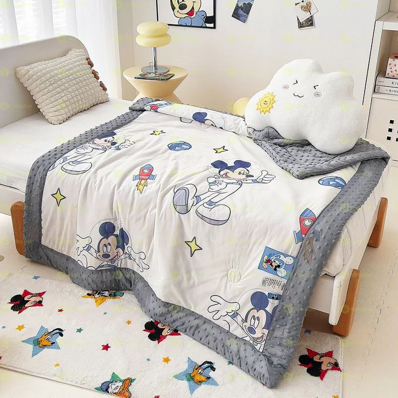 Kids Lightweight Silk Material Simple Summer Blanket