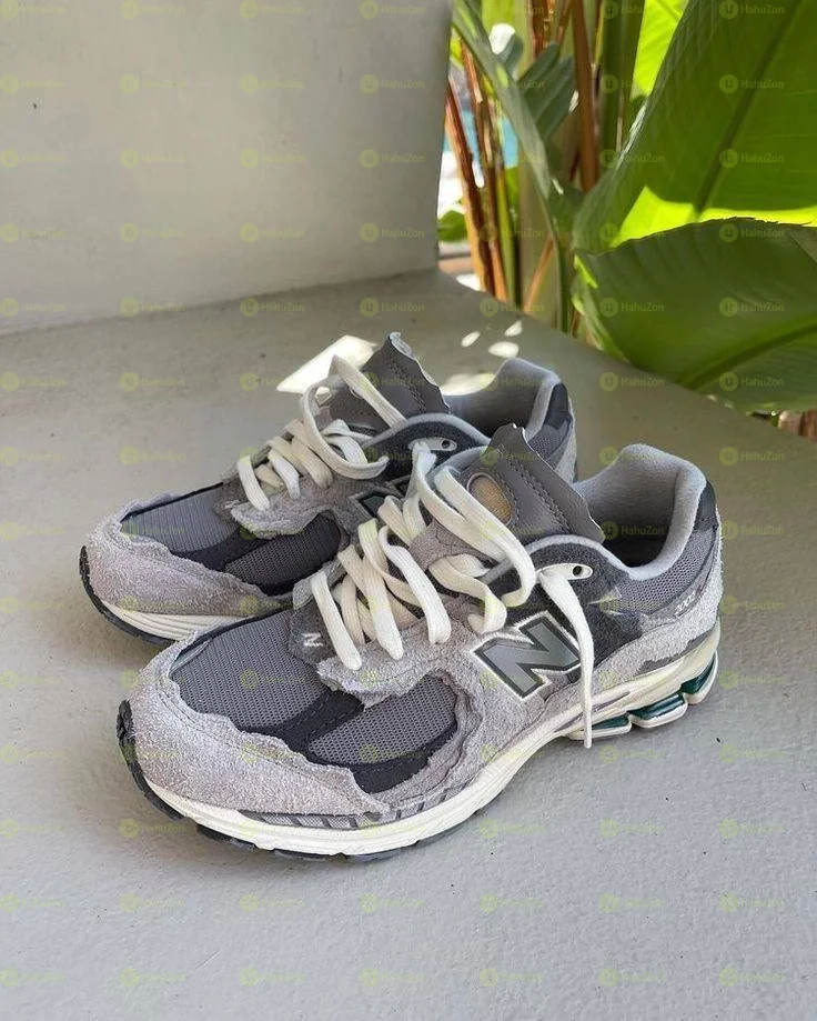 New Balance 2002r Shoes