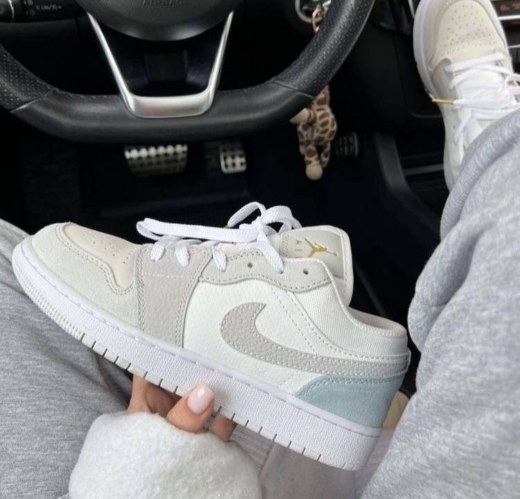 Nike Air Jordan 1 Women's Shoes