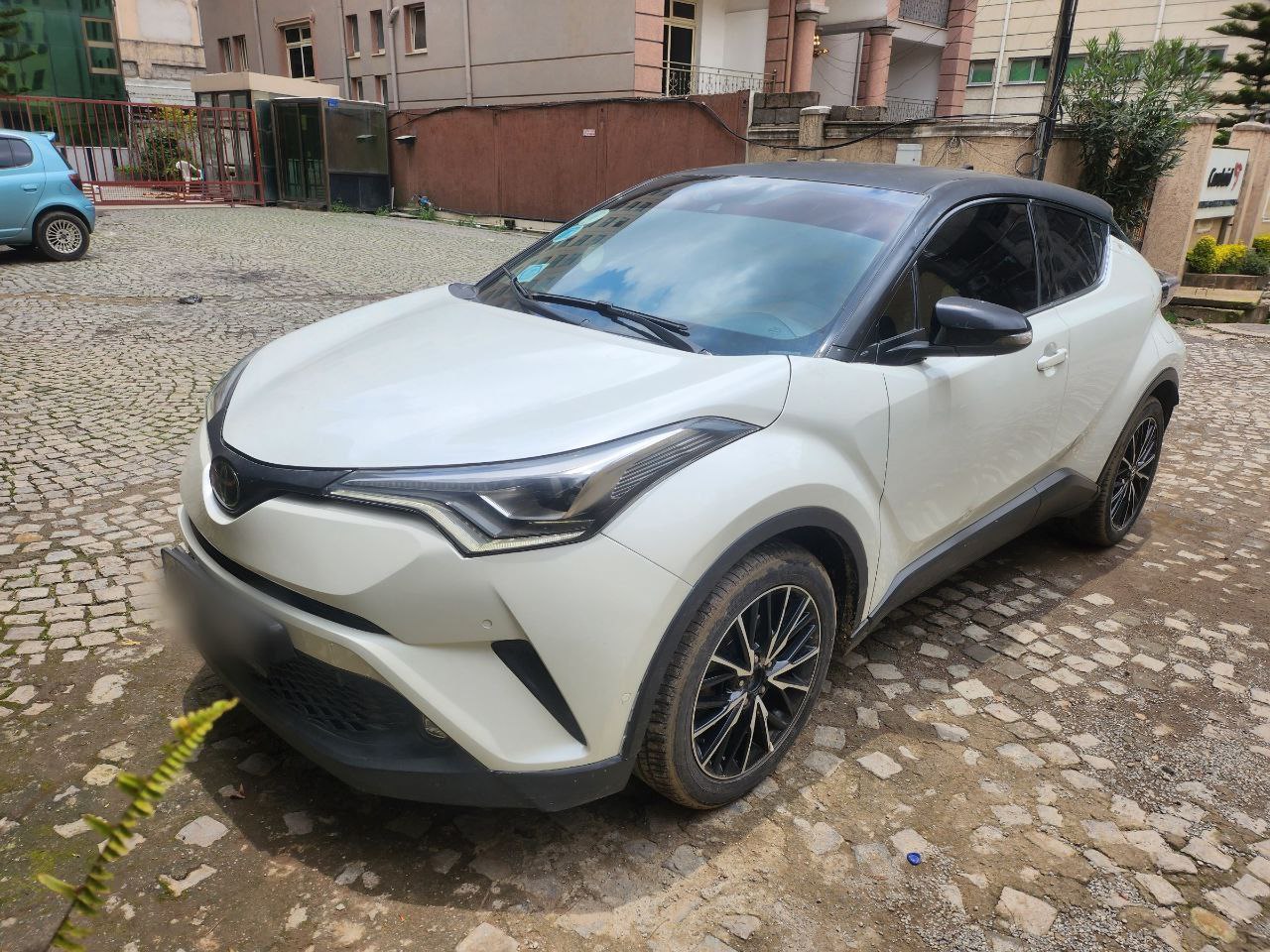 2017 Model-Toyota Ch-R