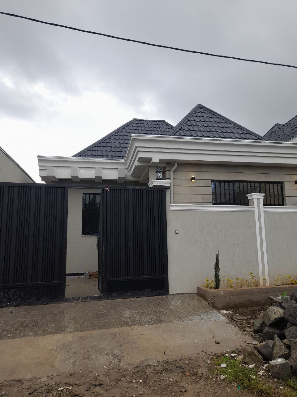 153 ካሬ የሚሸጥ ቪላ ቤት በሰሚት