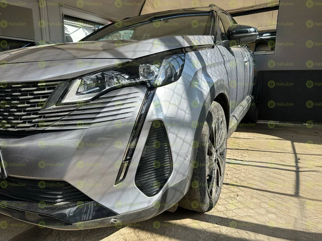 2022 Model-Peugeot 5008 GT - Line