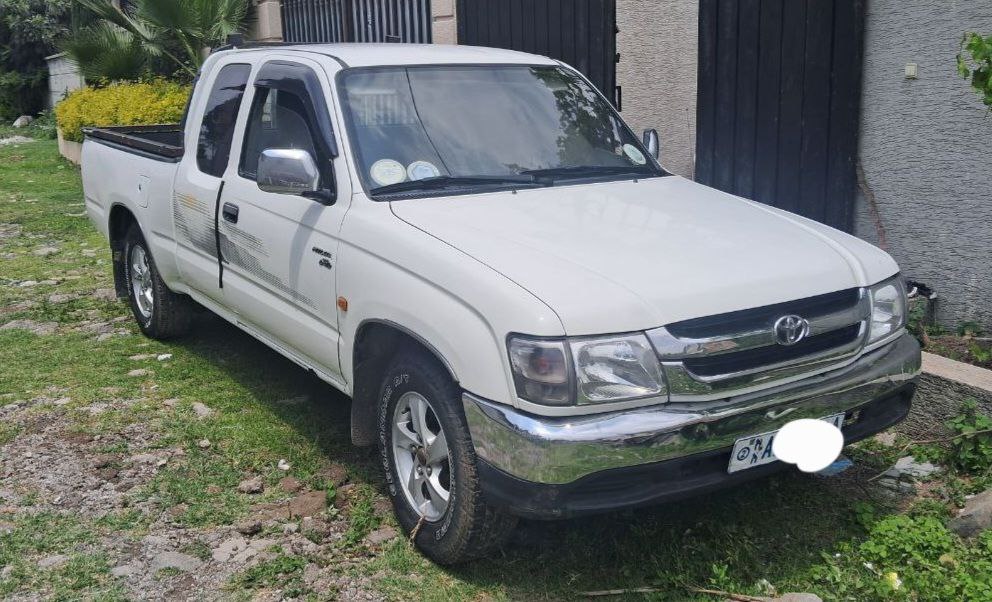 2001 Model-Toyota Hilux