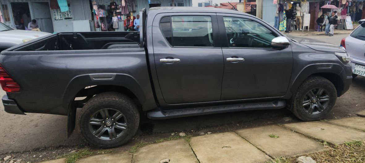 2021 Model-Toyota Hilux invincible