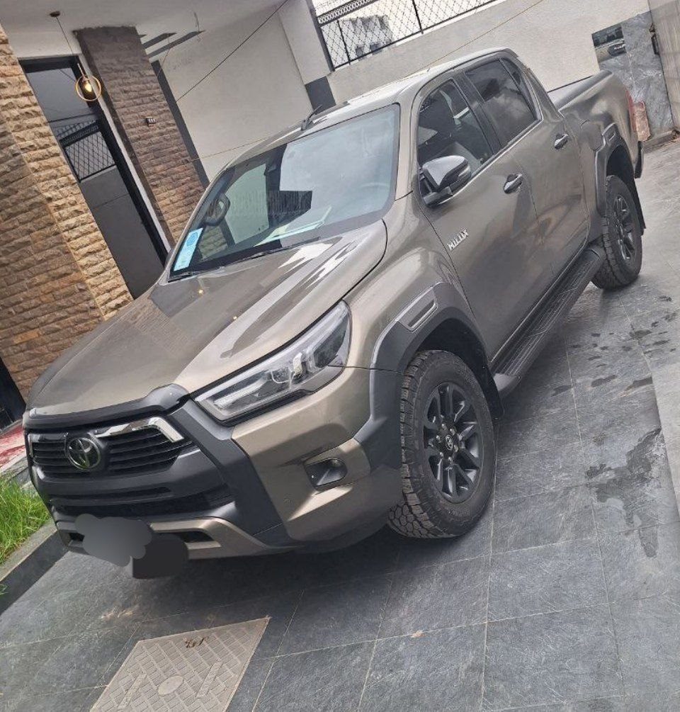 2021 Model-Toyota Hilux invincible