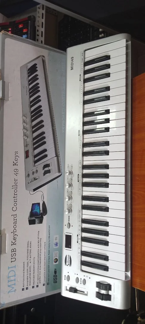 Siltron 49 Keys Midi Keyboard