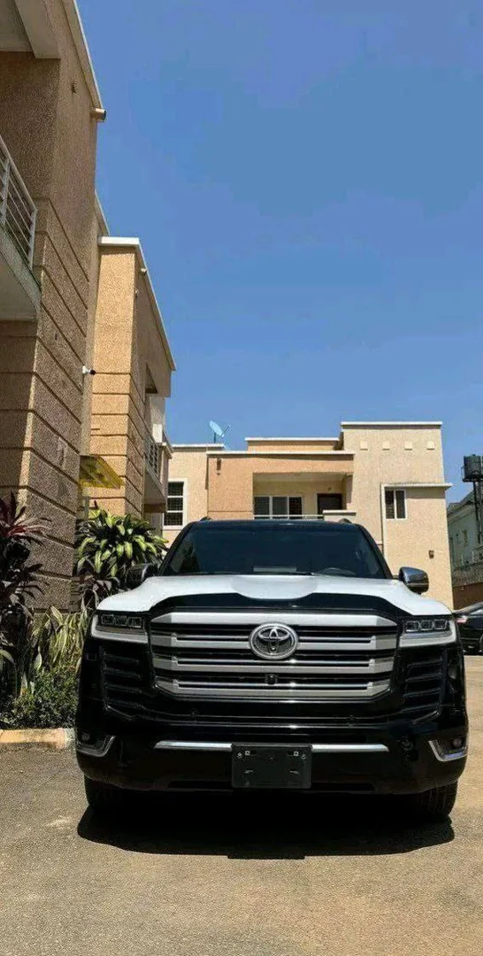 2023 Model-Toyota Landcruiser V-XR