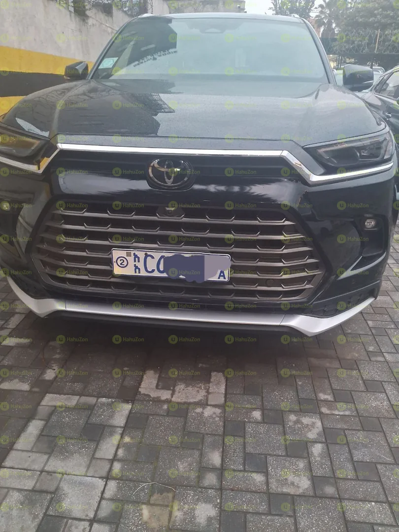 2024 Model-Toyota Highlander Platinum