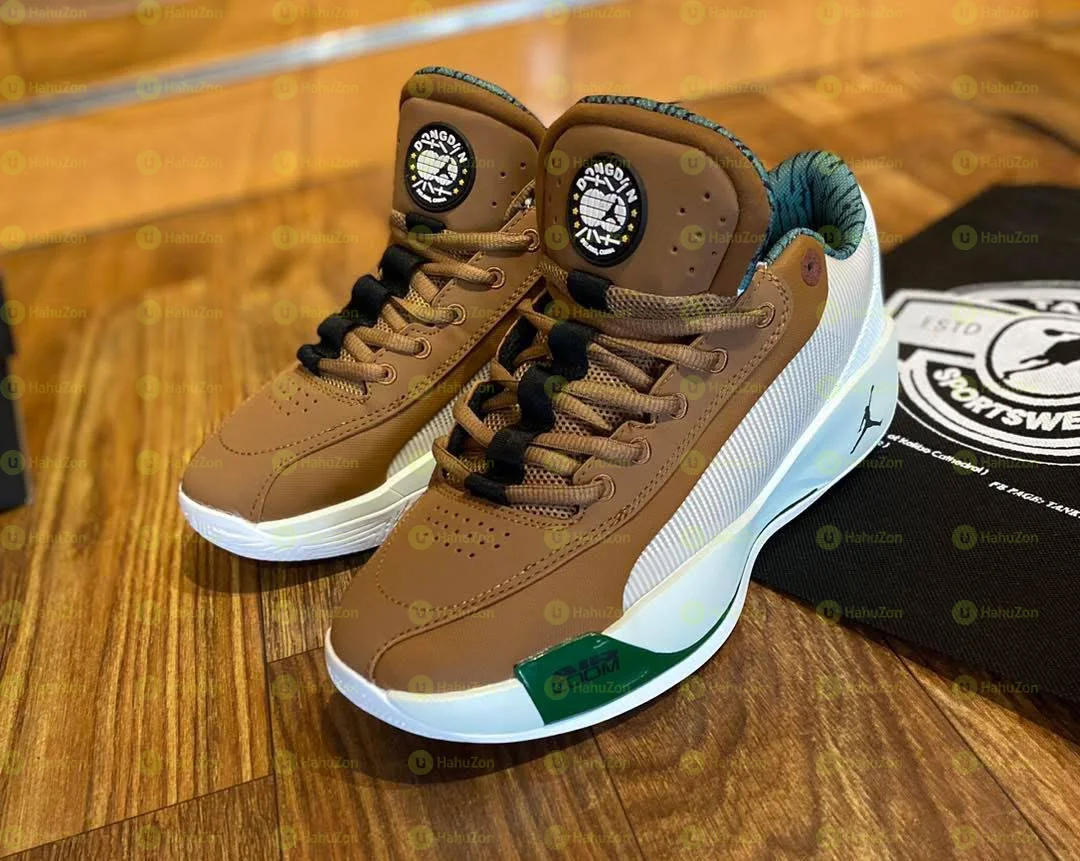 Air Jordan Max Aura .77 Colorways Low Top Men’s Shoes