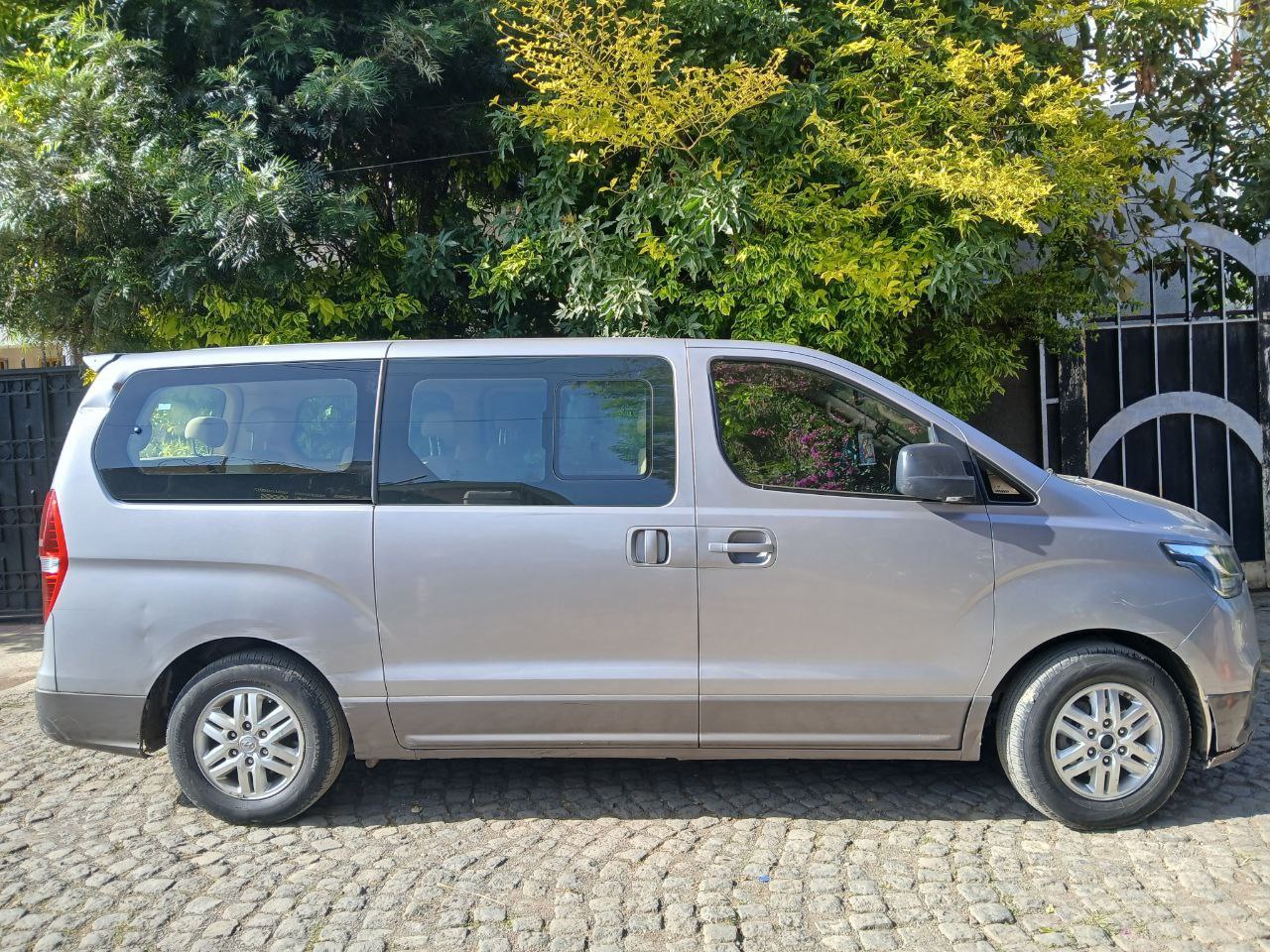 2021 Model-Hyundai Starex H1