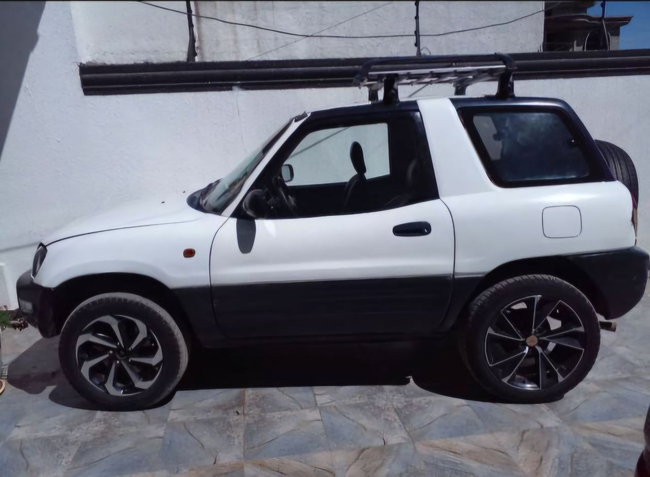 1999 Model-Toyota Rav4