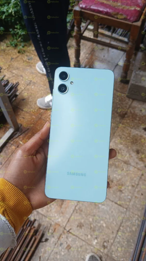 Samsung M05