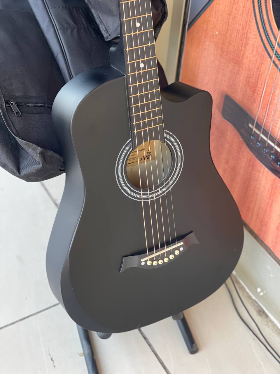 Siltron Box Guitar