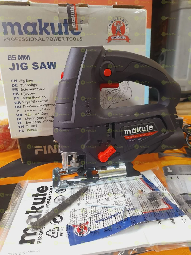 ማኩቲ 710 ዋት ጂግሶ