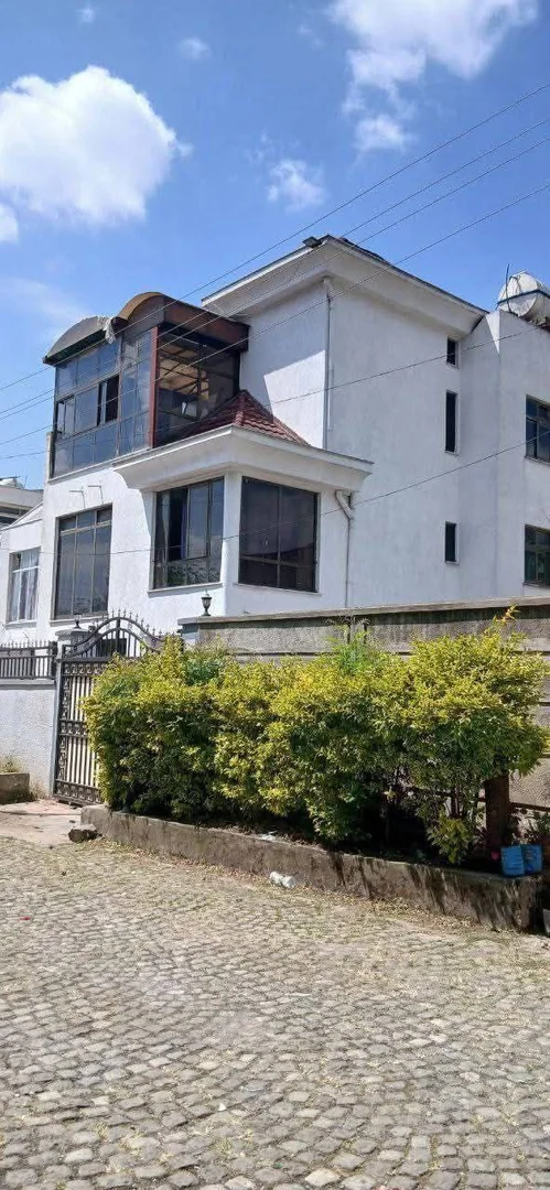 175 ካሬ የሚሸጥ G+2 ቤት በፊጋ