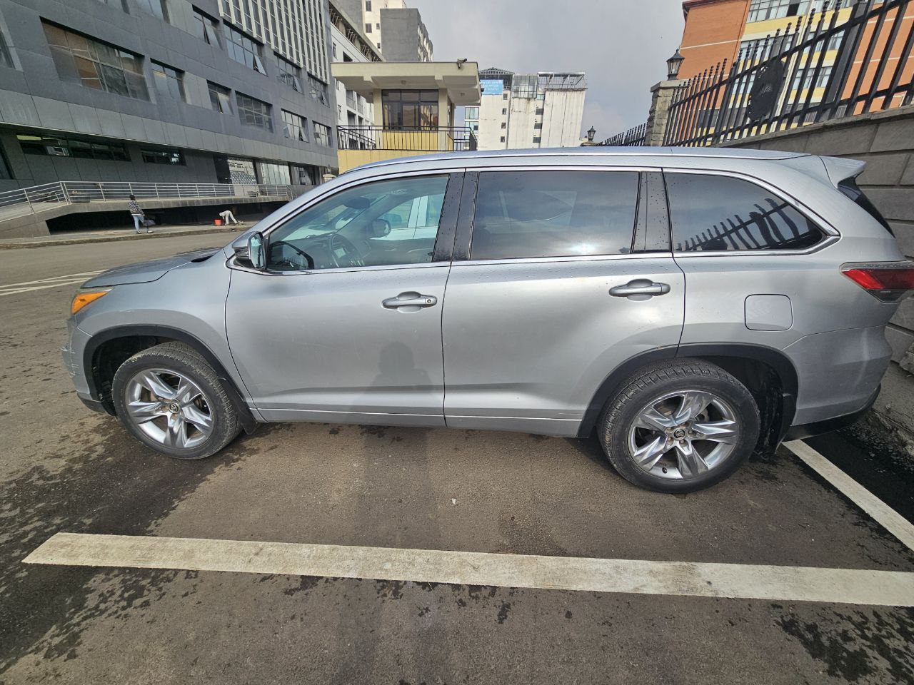 2016 Model-Toyota Highlander