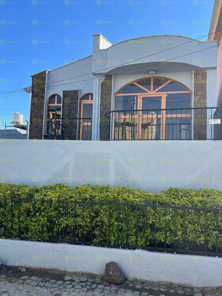 175 ካሬ የሚሸጥ ቤት በሰሚት