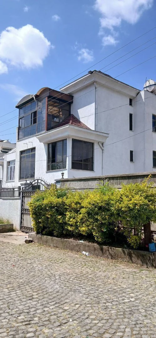 175 ካሬ የሚሸጥ G+2 ቤት በፊጋ