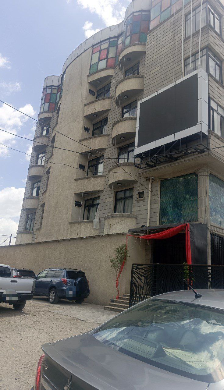 800 ካሬ የሚሸጥ G+5 ቤት በመስቀል ፍላወር