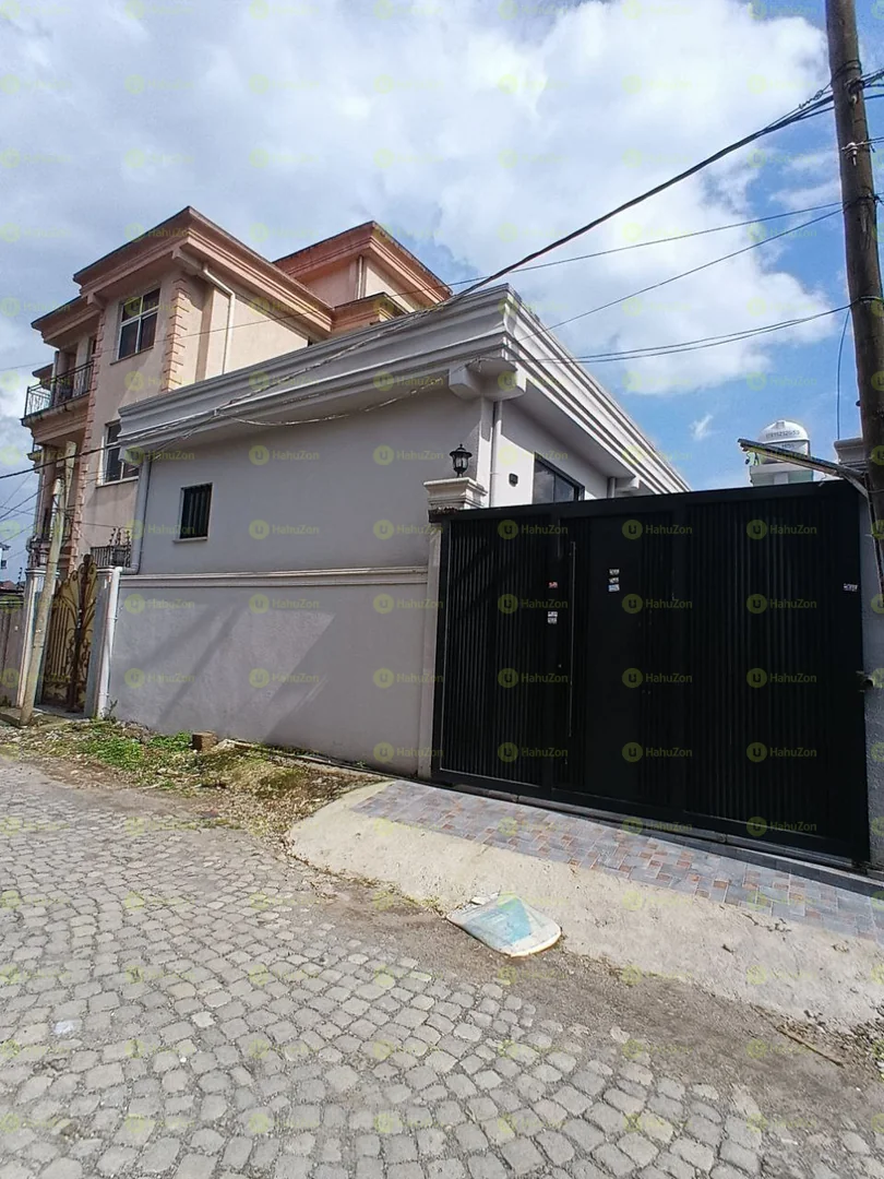 165 ካሬ የሚሸጥ ቪላ ቤት በላፍቶ