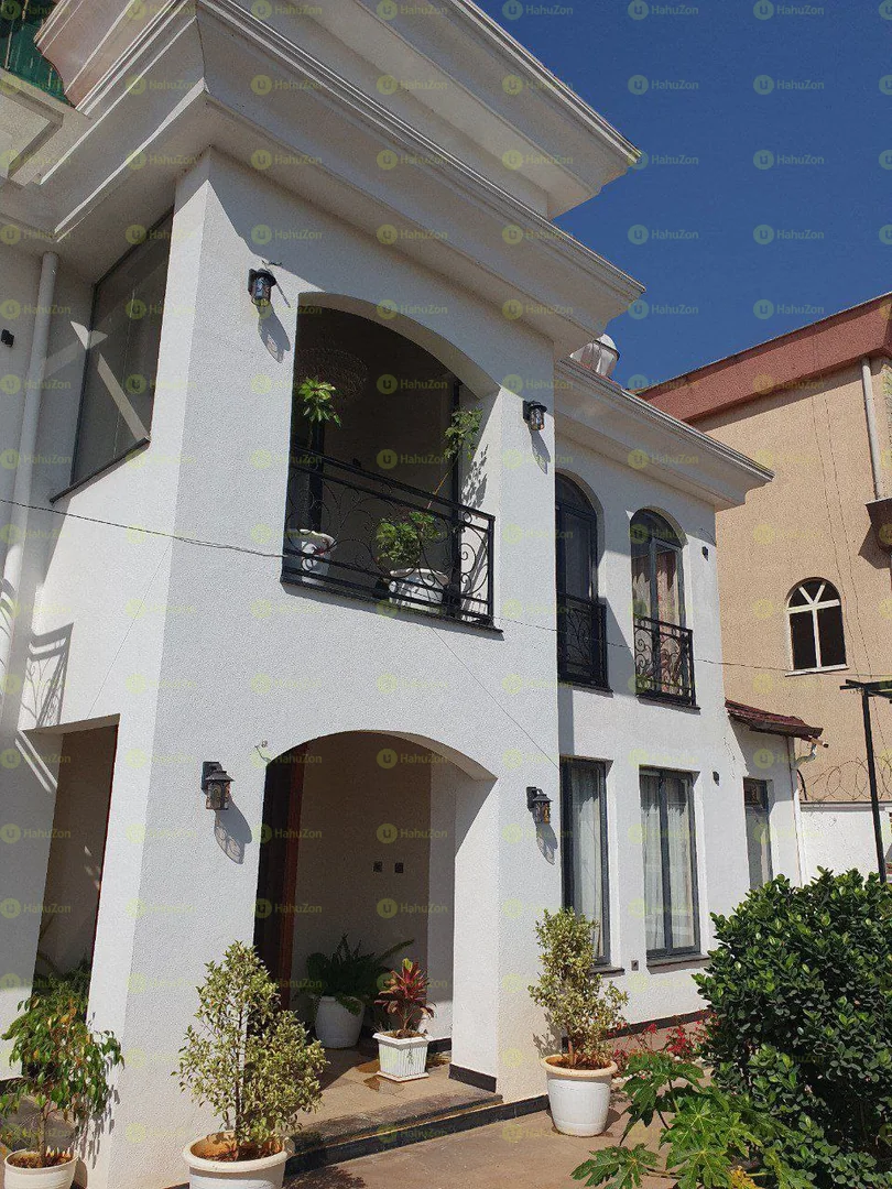 500 ካሬ የሚሸጥ G+2 ቤት በጀሞ ሚካኤል