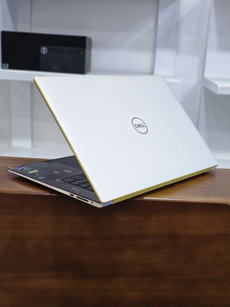 Dell XPS 15 9520 Core  i9 12th Generation Laptop