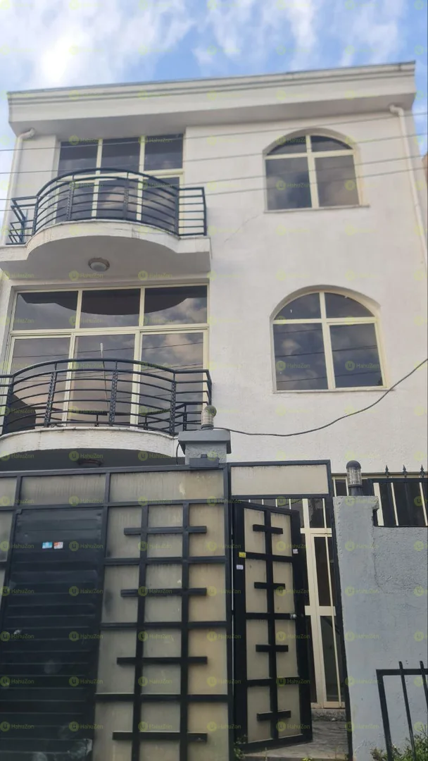 90 ካሬ የሚሸጥ G+2 ቤት በአያት