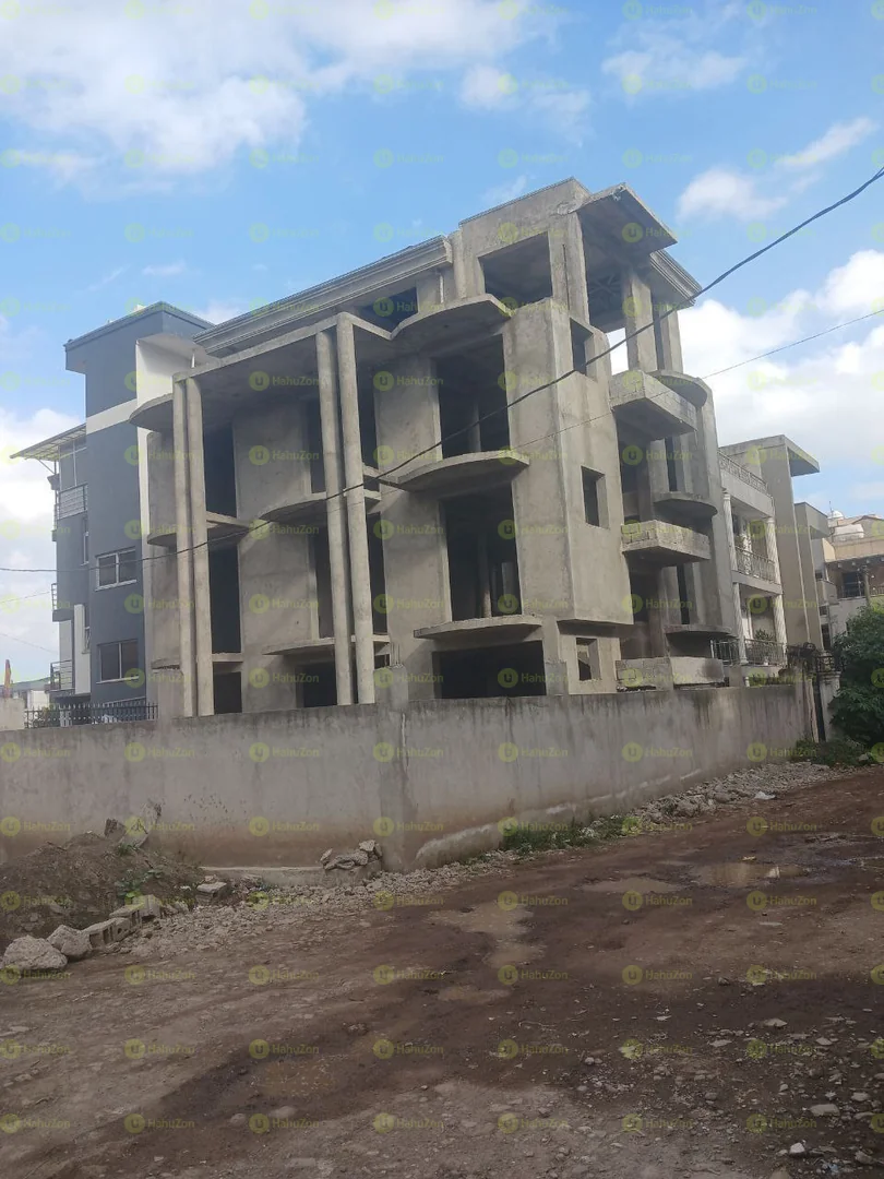 300 ካሬ የሚሸጥ G+3 ቤት በአያት