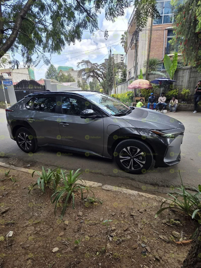 2023 Model-Toyota BZ4X EV 2WD