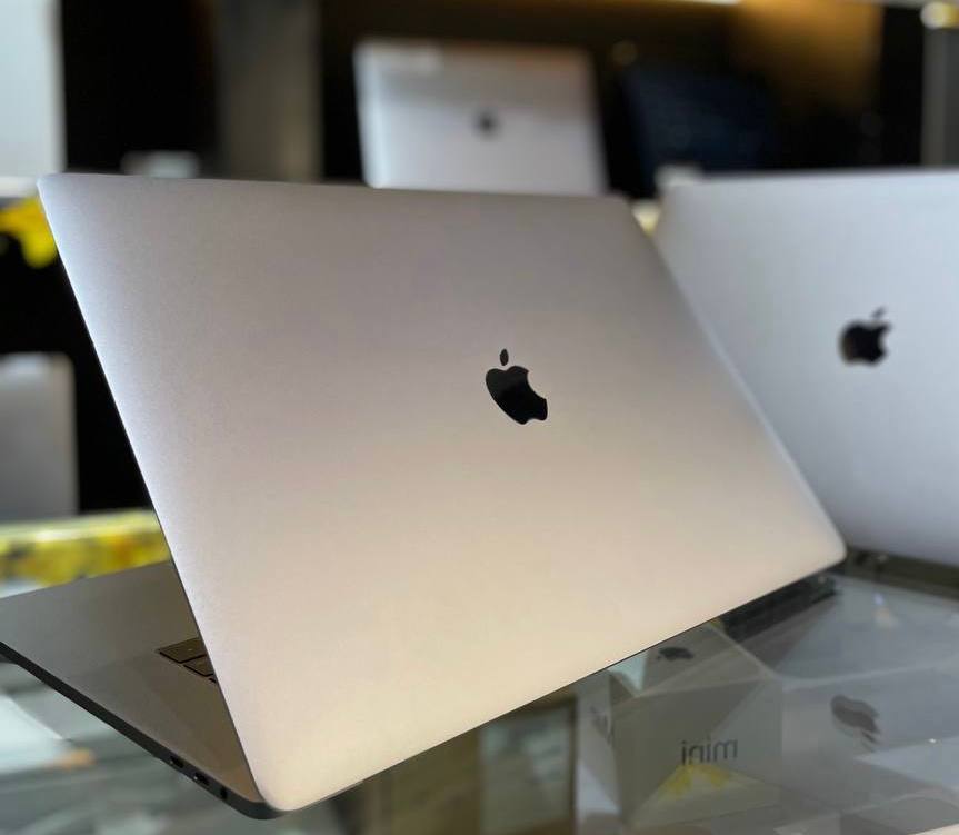 MacBook Pro 2019 Core i9 64GB
