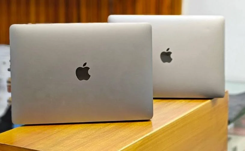 Macbook Pro 201913.3 inch Intel Core i5 Laptop