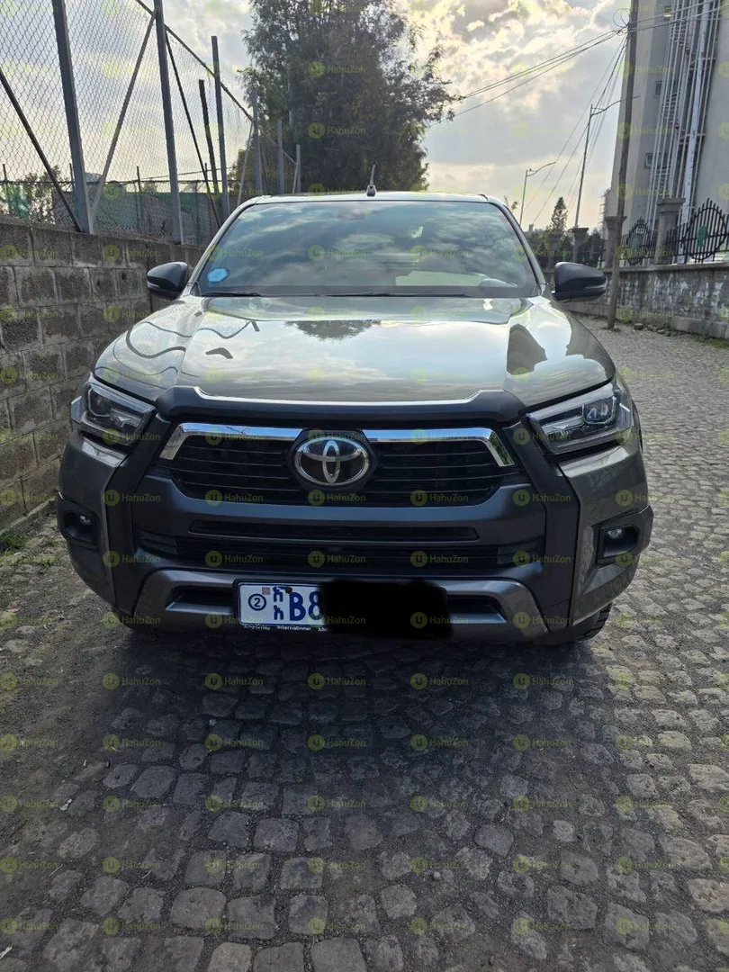2021 Model-Toyota Hilux Invincible king -Cab