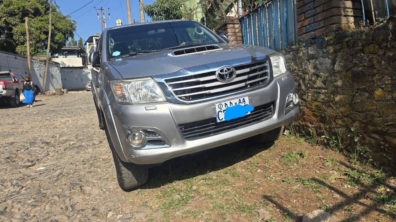2015 Model-Toyota Hilux